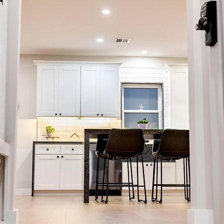 Renovated & Sophisticated Home Near Beach & Shops! Barnstable Eksteriør bilde